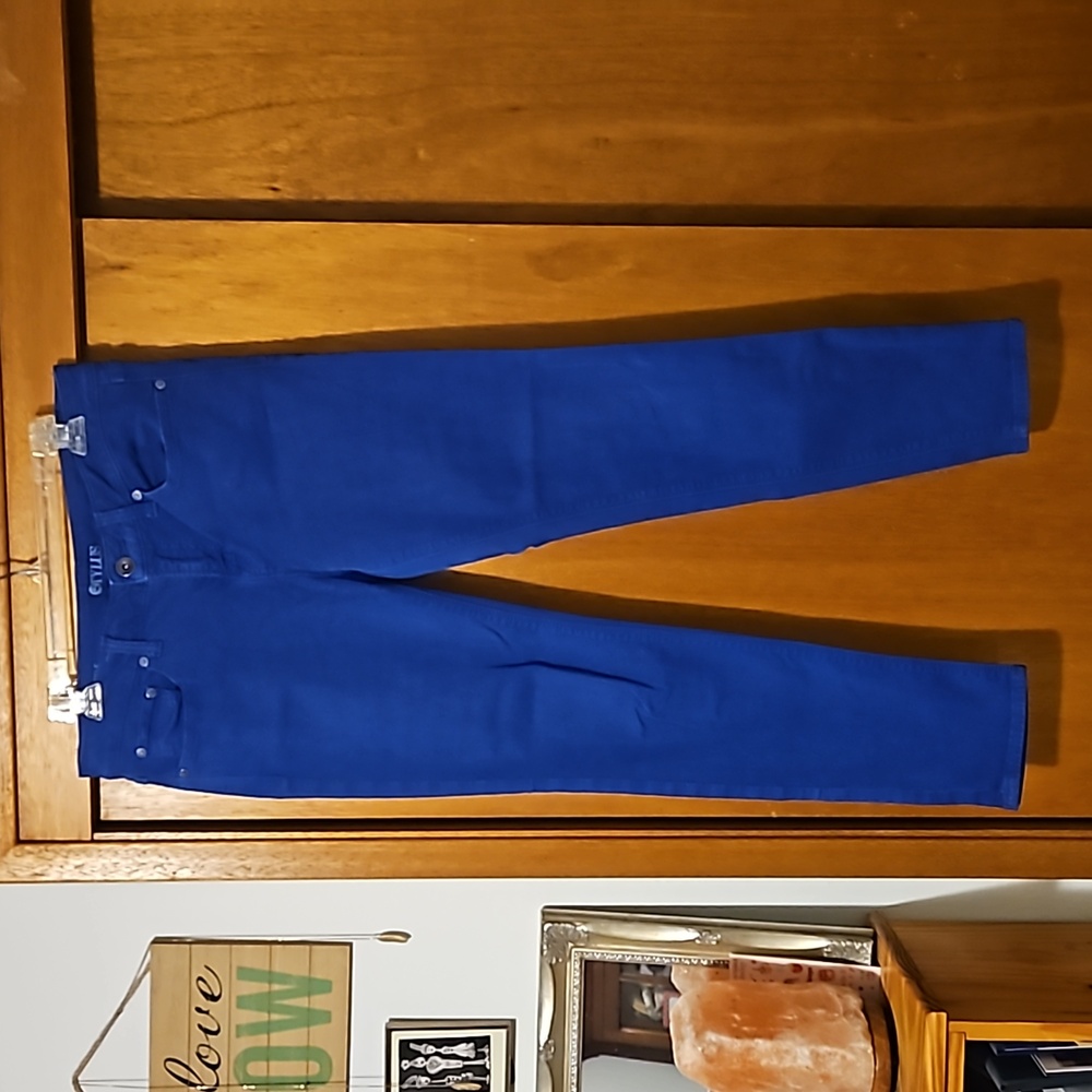 Stylus Electric blue jeans sz 10
